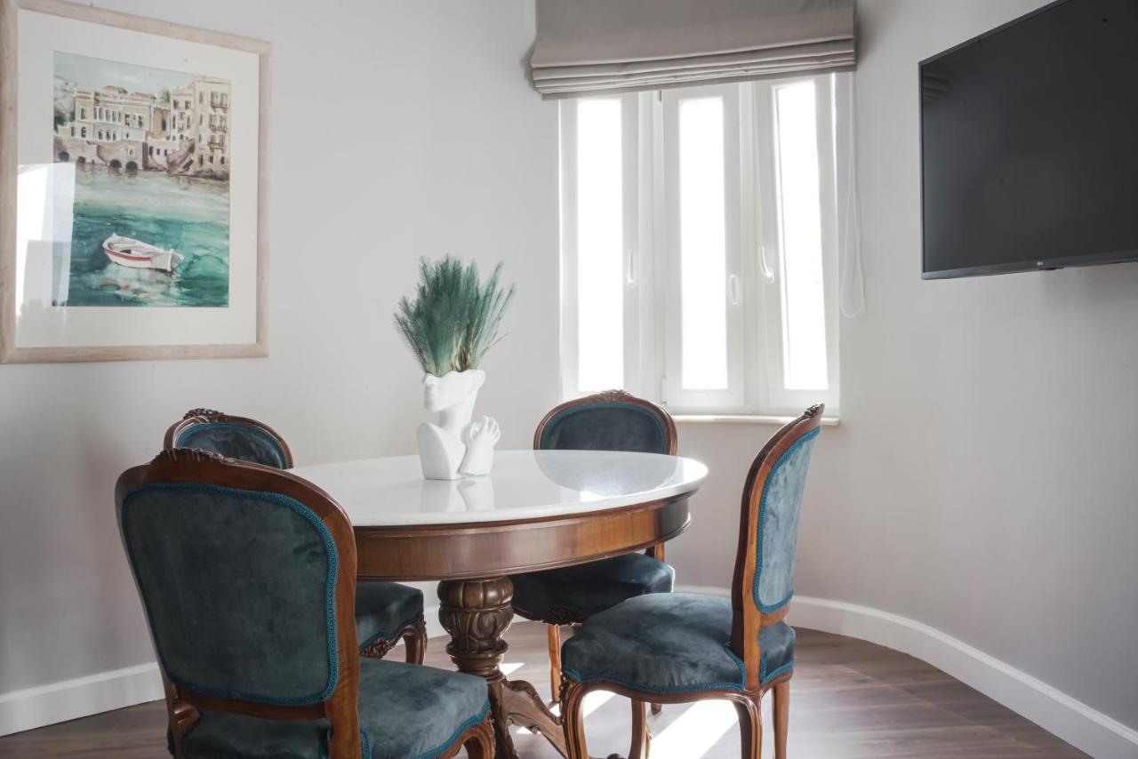 ארמופוליס Pafsilipon Suites מראה חיצוני תמונה