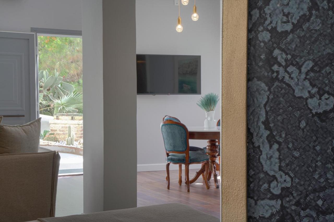ארמופוליס Pafsilipon Suites מראה חיצוני תמונה