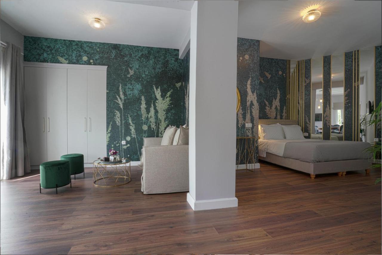 ארמופוליס Pafsilipon Suites מראה חיצוני תמונה